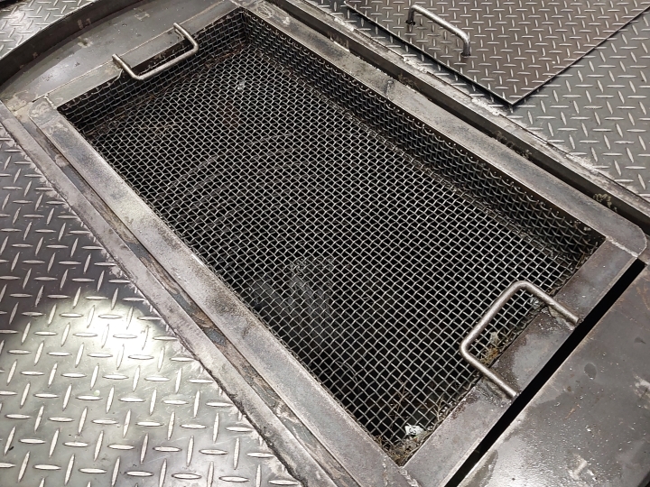 デカンター用金網補修工事 | 補修工事